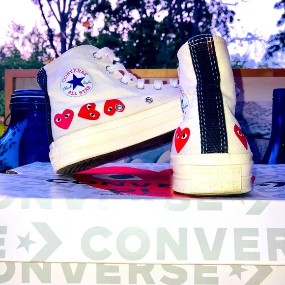 Comme De Garçon PLAY X Converse Hightop sneakers. - Picture 3 of 11